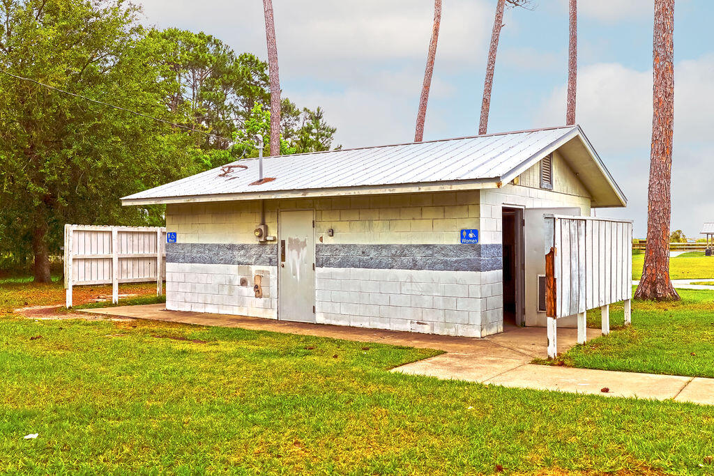 209 SW Honeytree Lane