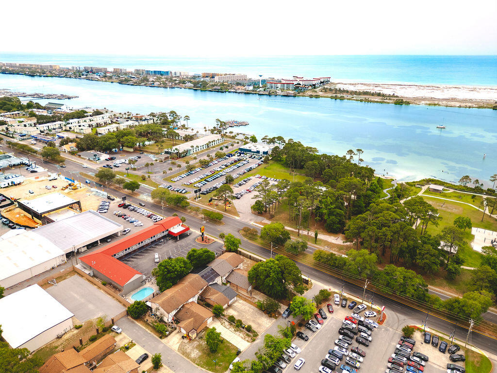 209 SW Honeytree Lane