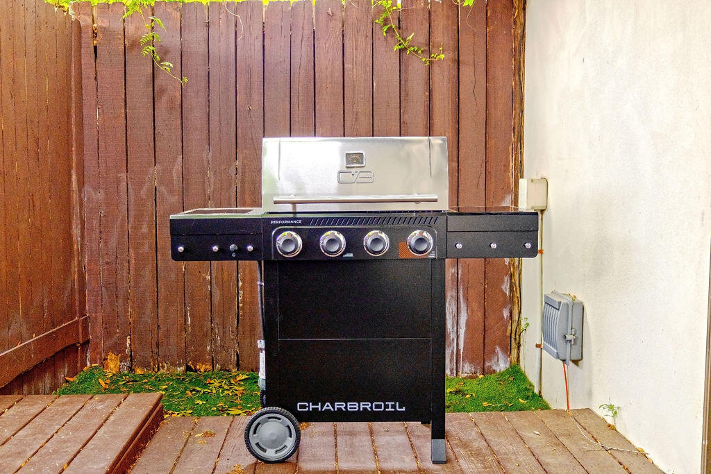 209 SW Honeytree Lane