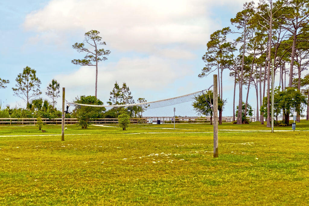 209 SW Honeytree Lane