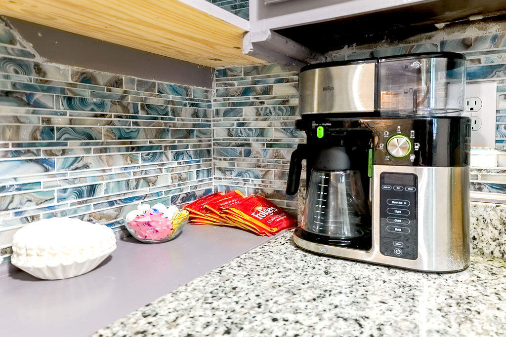 209 SW Honeytree Lane