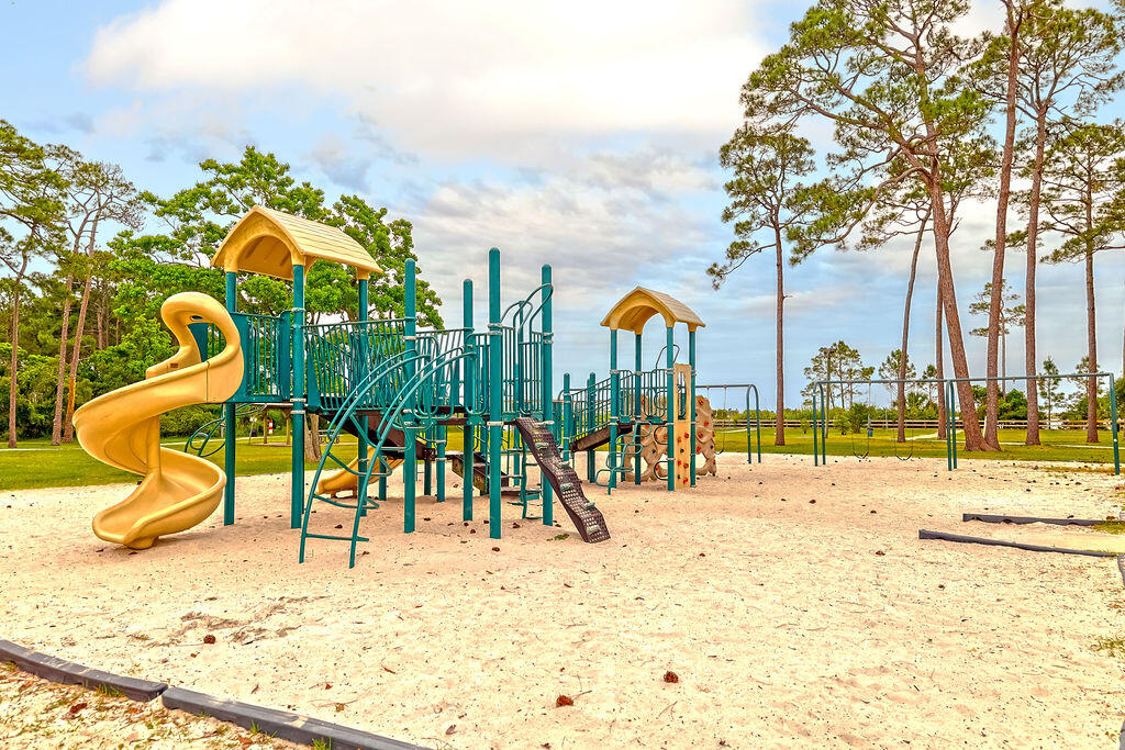 209 SW Honeytree Lane