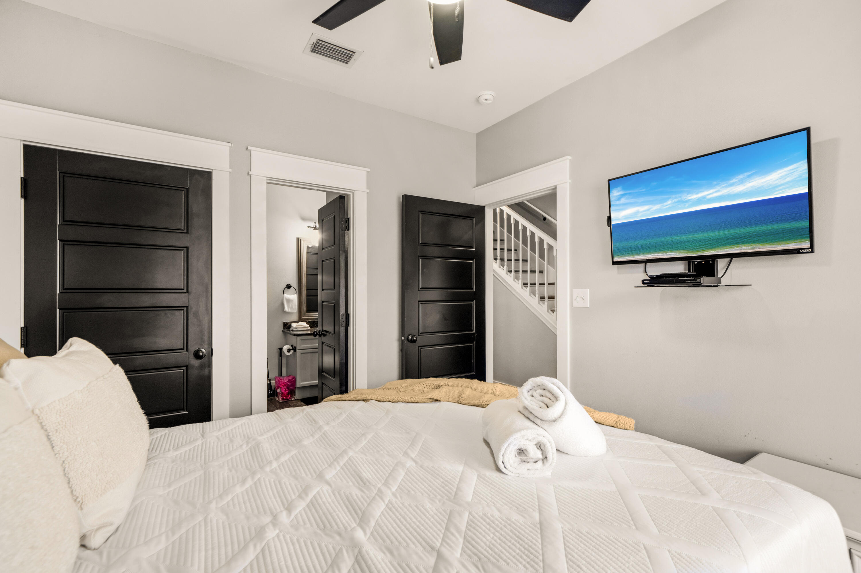 1986 Scenic Gulf Drive APT 3