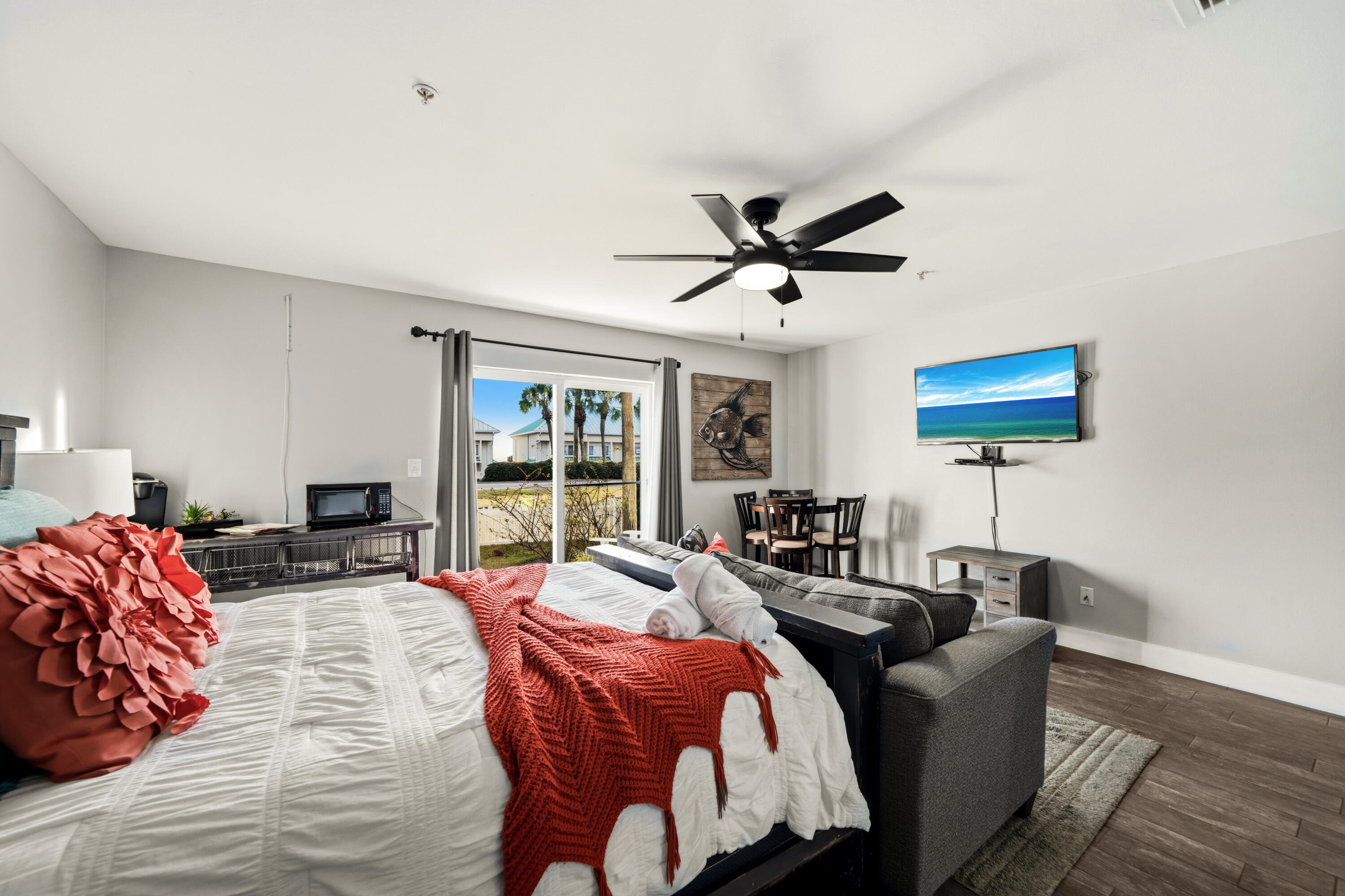 1986 Scenic Gulf Drive APT 3