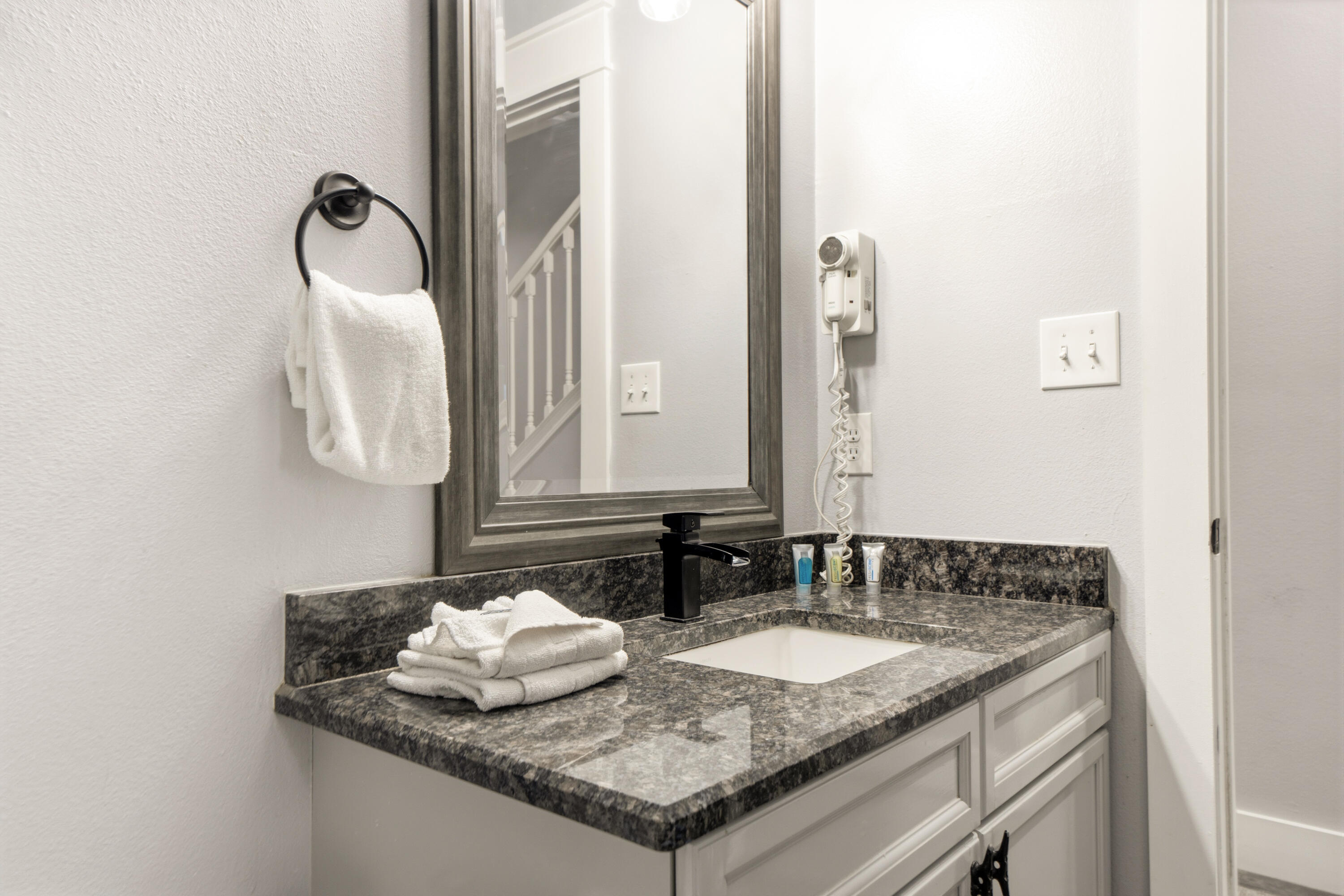 1986 Scenic Gulf Drive APT 3