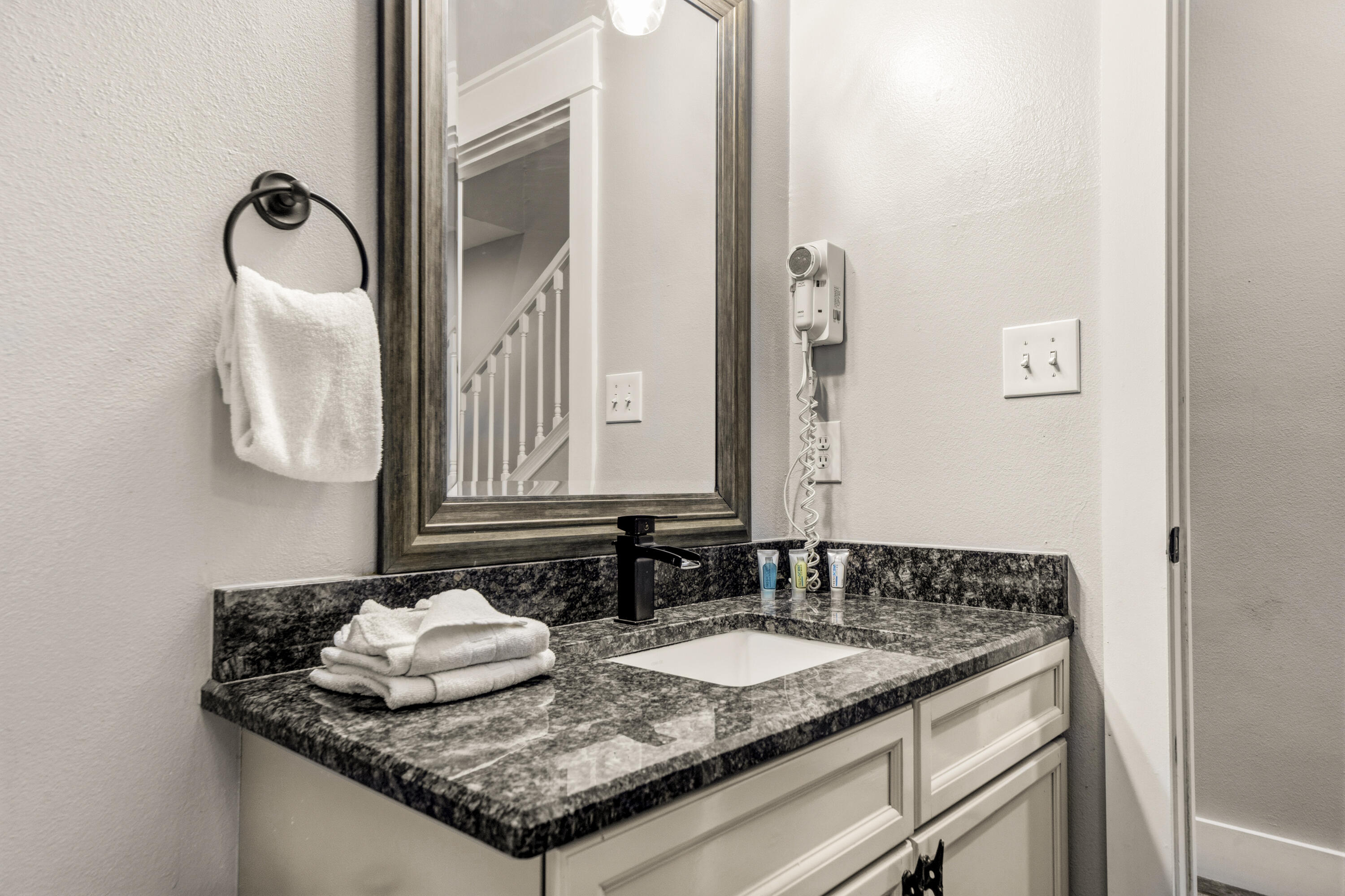 1986 Scenic Gulf Drive APT 3