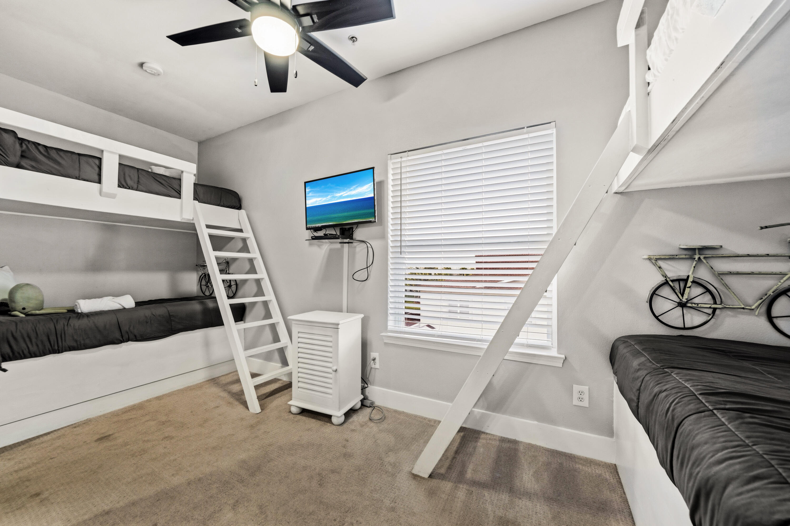 1986 Scenic Gulf Drive APT 3