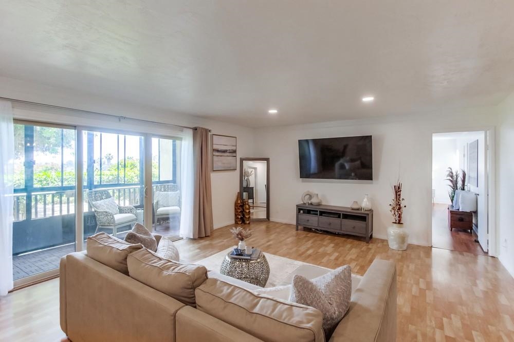 2540 Clairemont Dr. #105