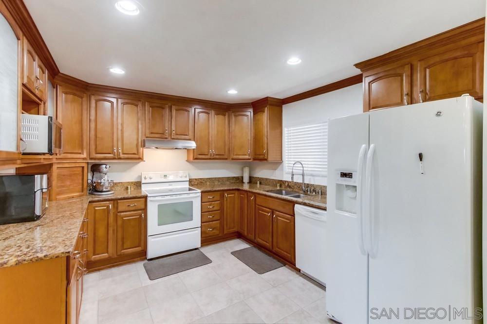2540 Clairemont Dr. #105