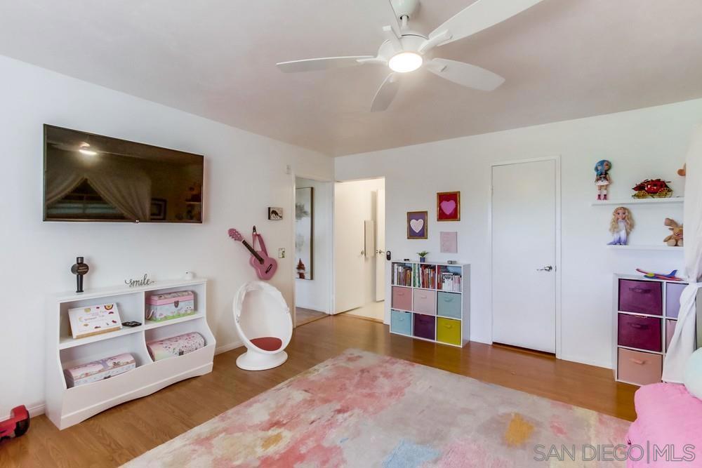 2540 Clairemont Dr. #105