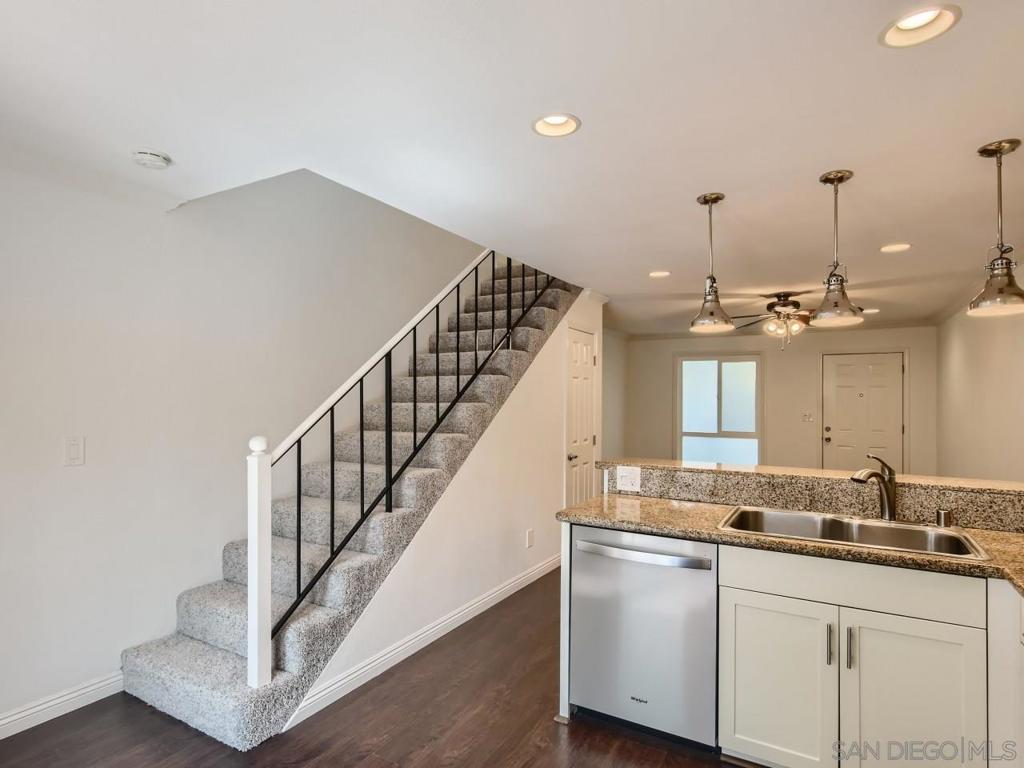 7856 Camino Glorita