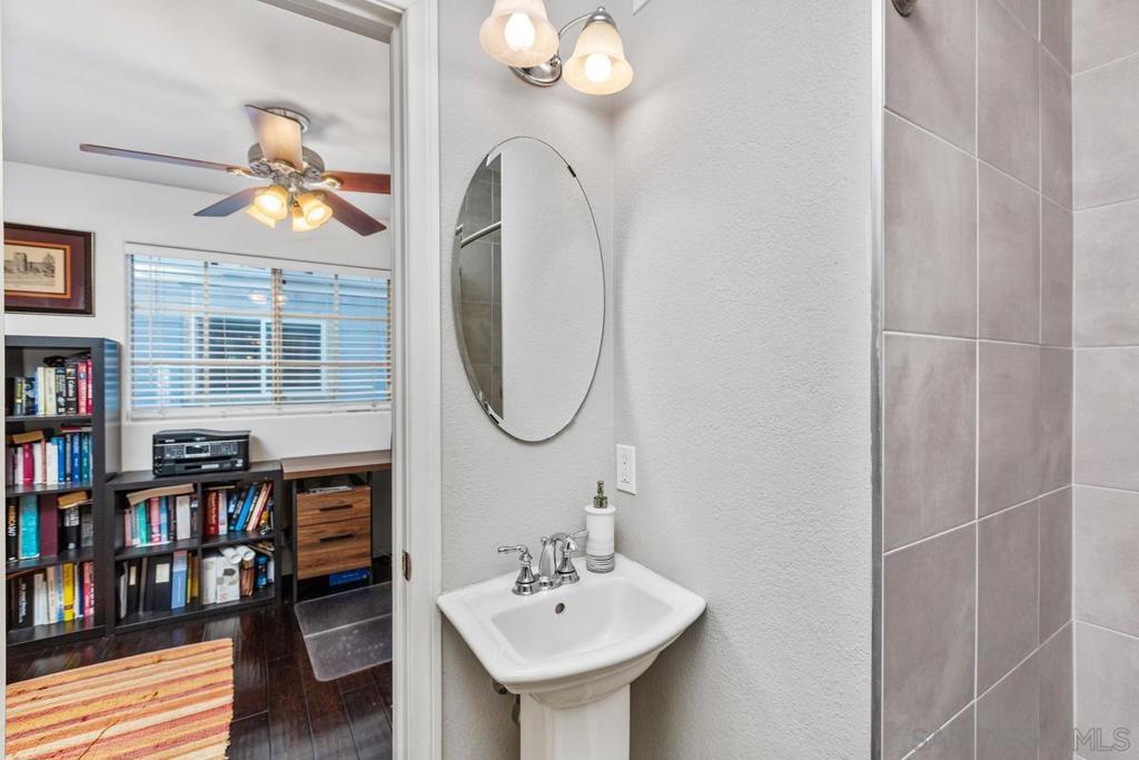 1005 Tourmaline St 3