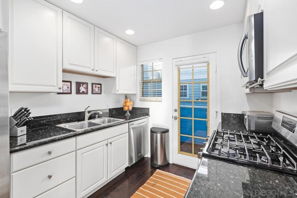 1005 Tourmaline St 3