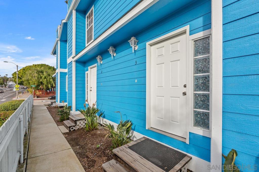 1005 Tourmaline St 3