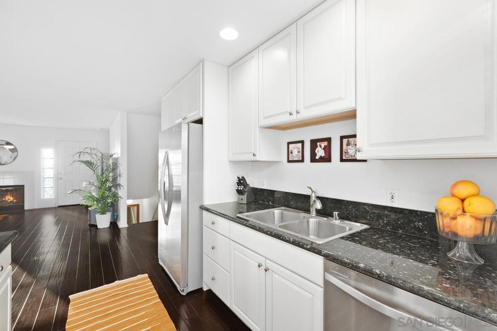 1005 Tourmaline St 3