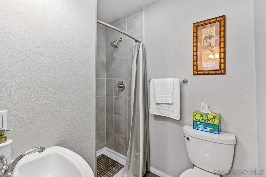 1005 Tourmaline St 3