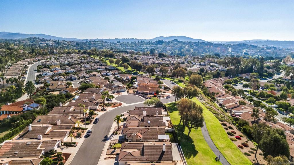 18113 Calle Estepona