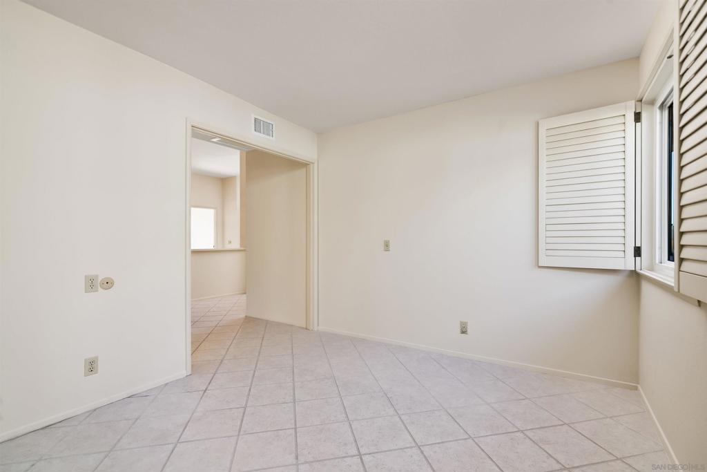 18113 Calle Estepona