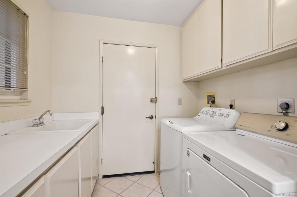 18113 Calle Estepona