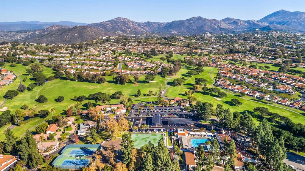 18113 Calle Estepona