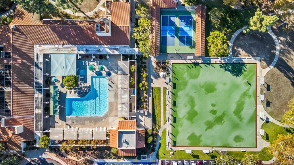 18113 Calle Estepona