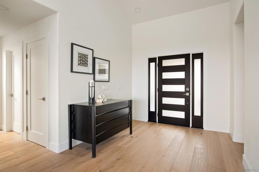 2481 La Marque St