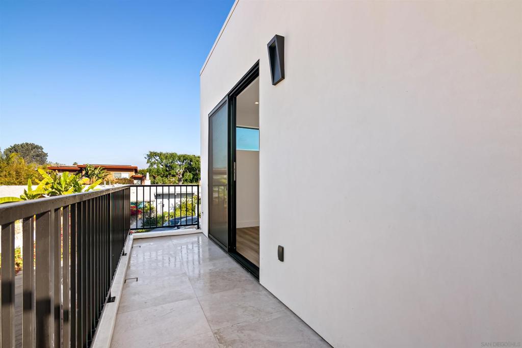 8168 Paseo Del Ocaso 2nd Floor ADU