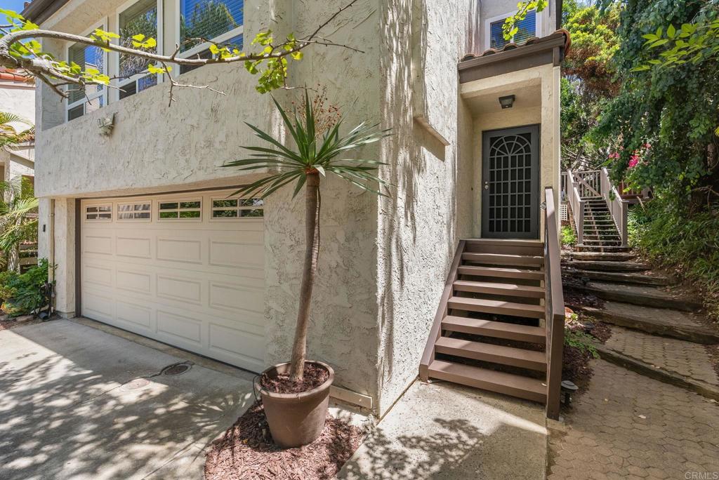 2735 Bay Canyon