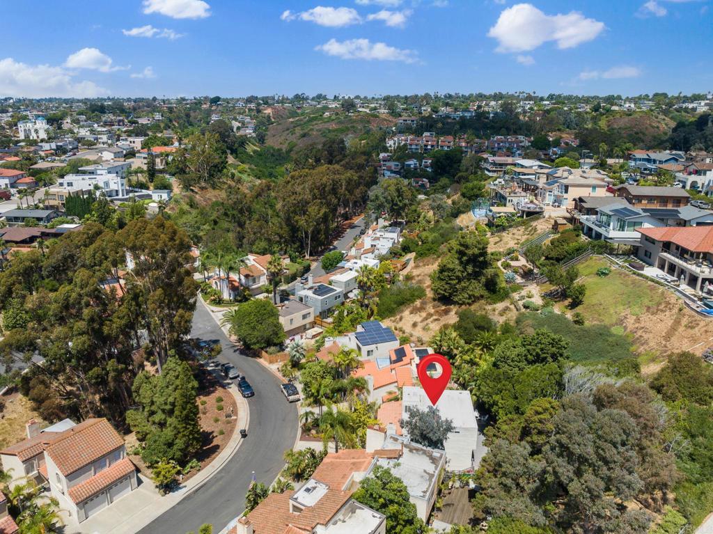 2735 Bay Canyon