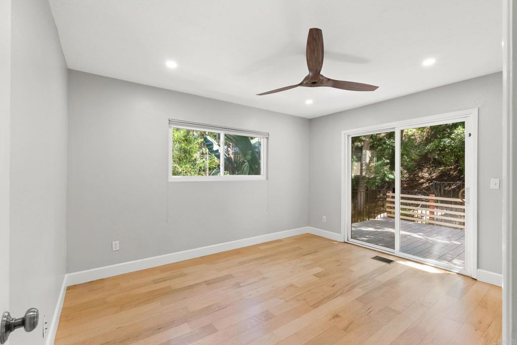 2735 Bay Canyon