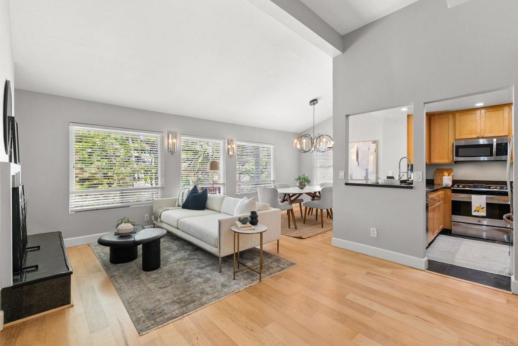 2735 Bay Canyon