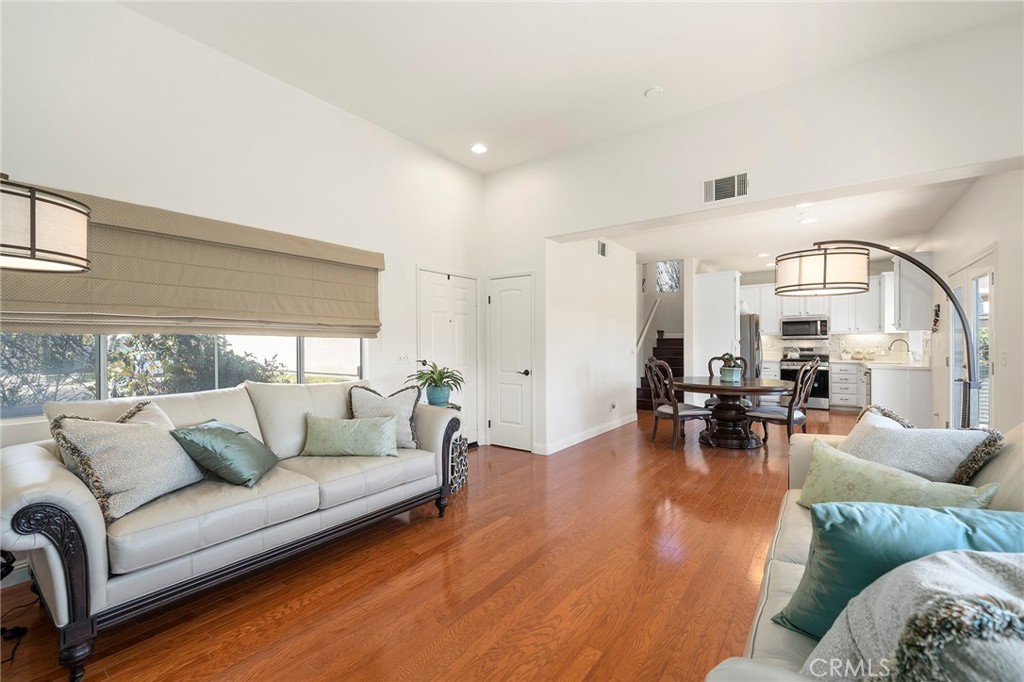32903 Charmes