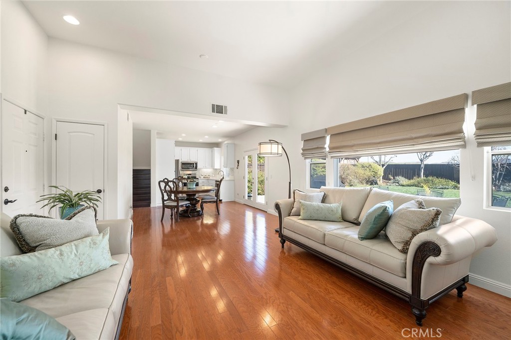 32903 Charmes