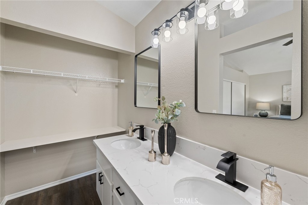 33037 Rossman Circle