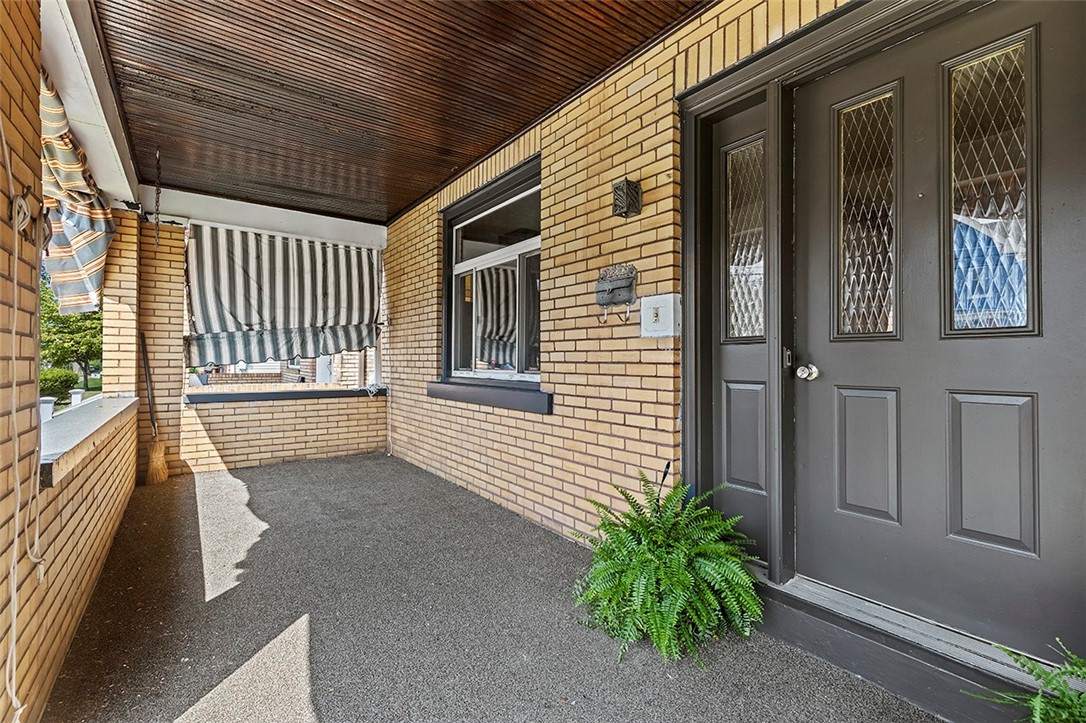148 W Larkspur St
