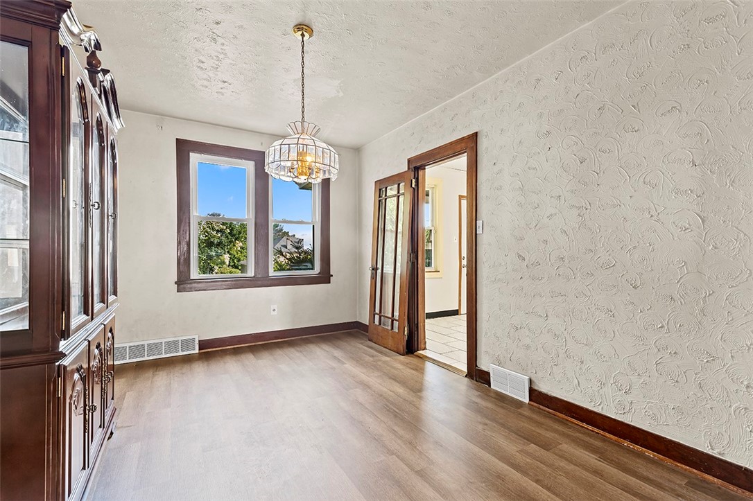 148 W Larkspur St