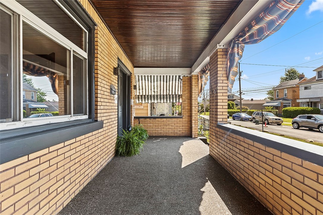 148 W Larkspur St