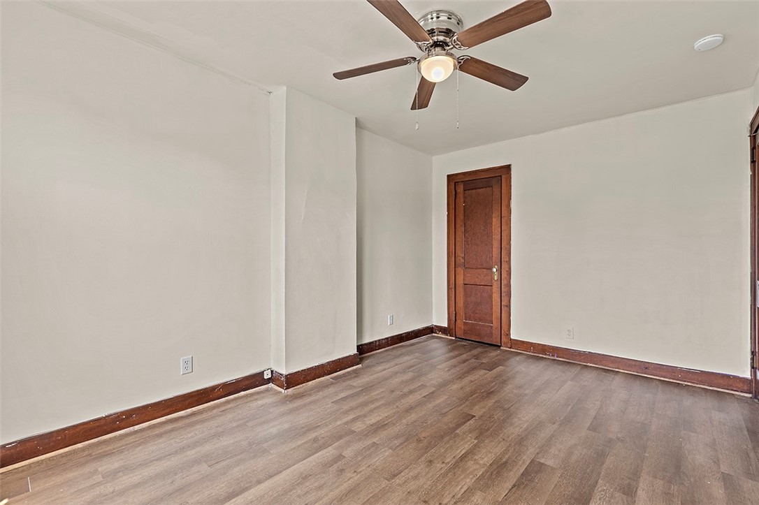 148 W Larkspur St