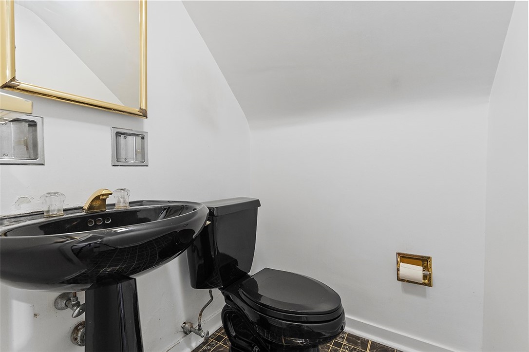 5117 Rosecrest Dr.
