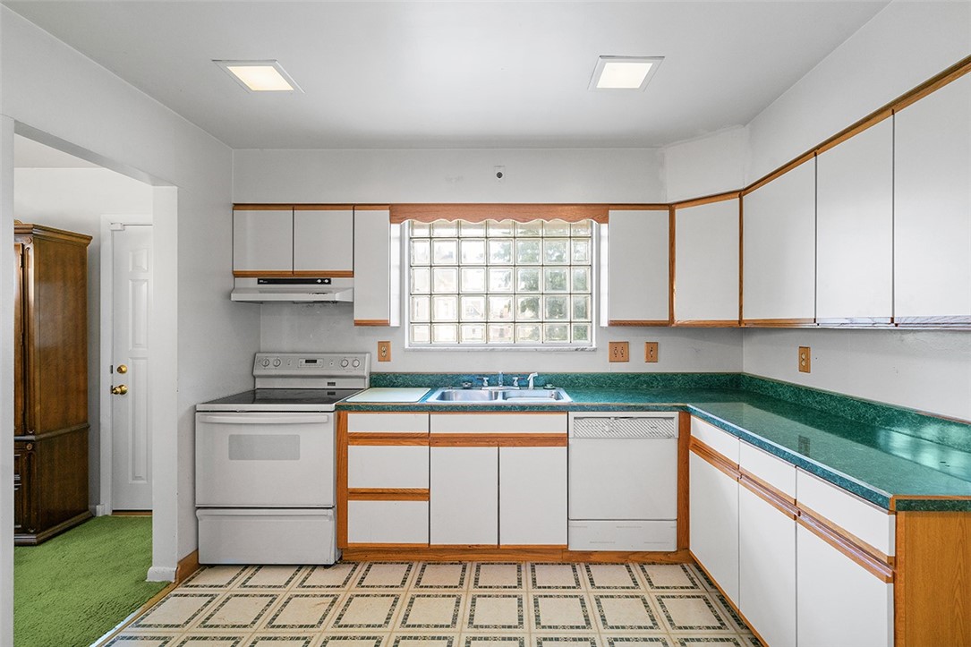 5523 Rippey Place