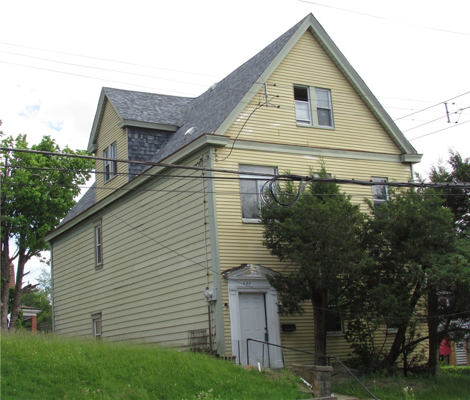 527 Delmont Ave