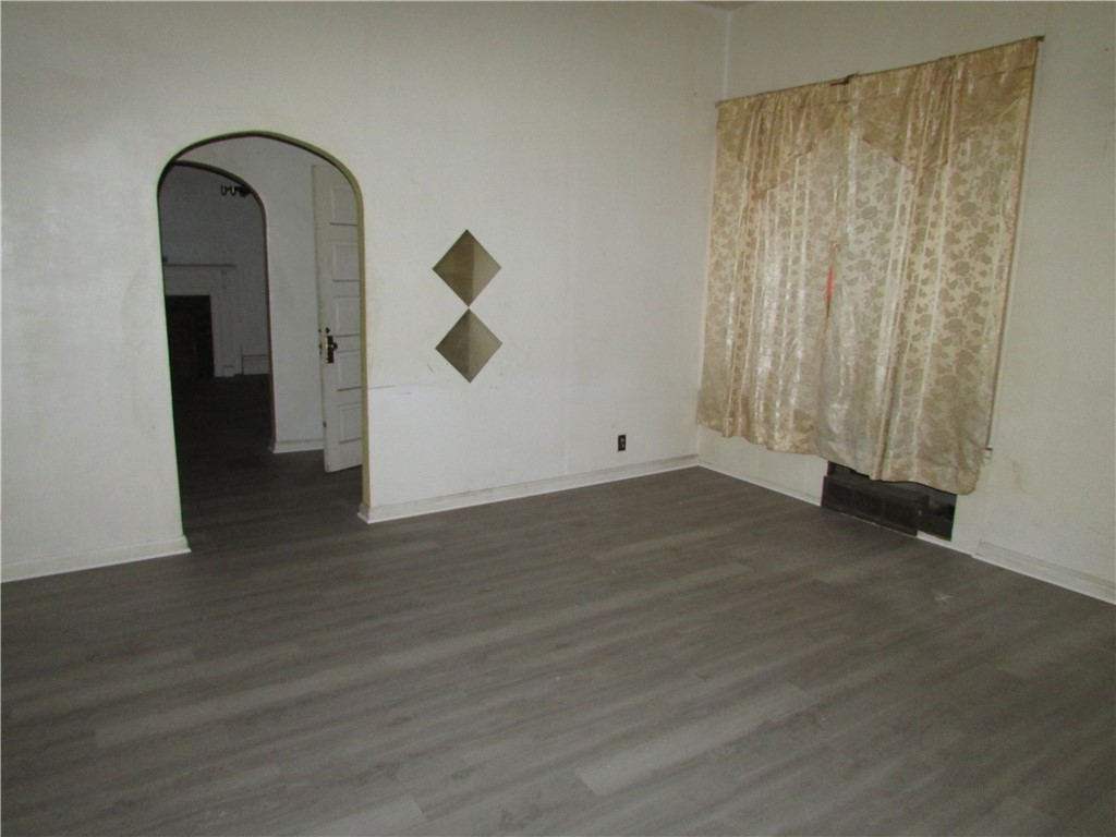 527 Delmont Ave