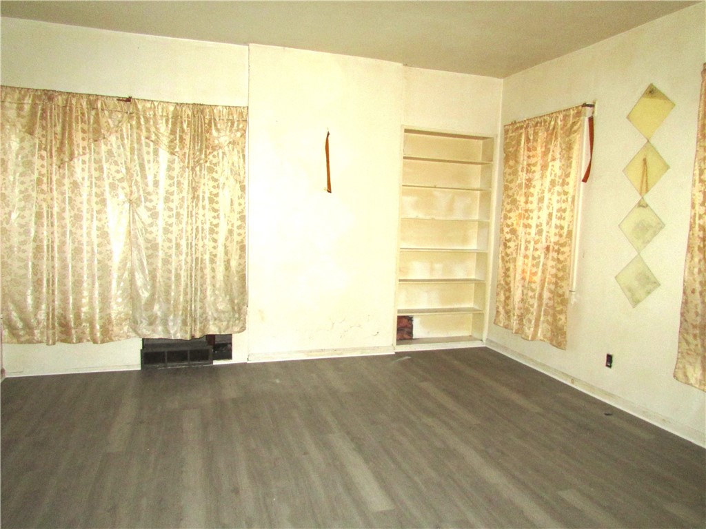 527 Delmont Ave