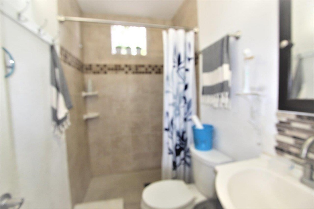 74-5618 PALANI RD B8