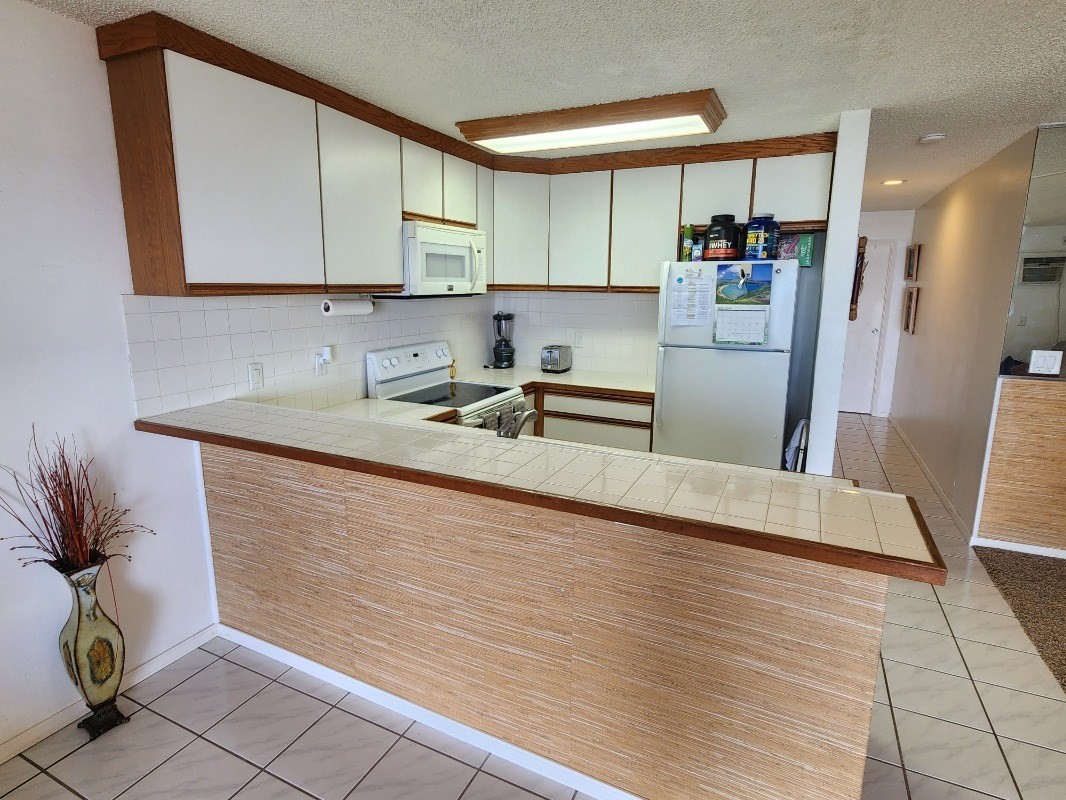 77-6311 ALII DR 304