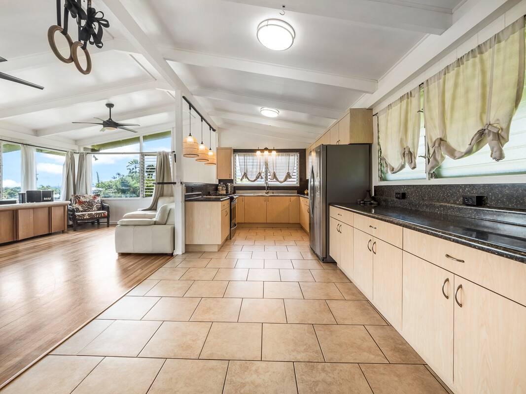 37 PILIALOHA ST