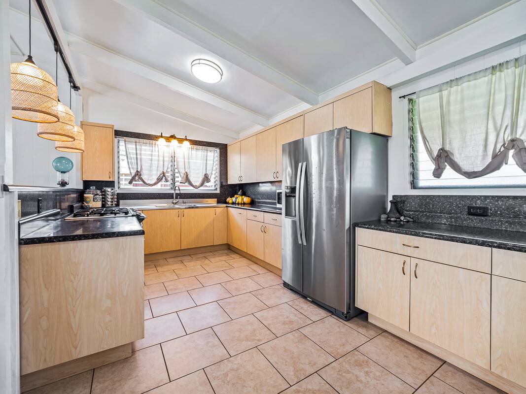 37 PILIALOHA ST
