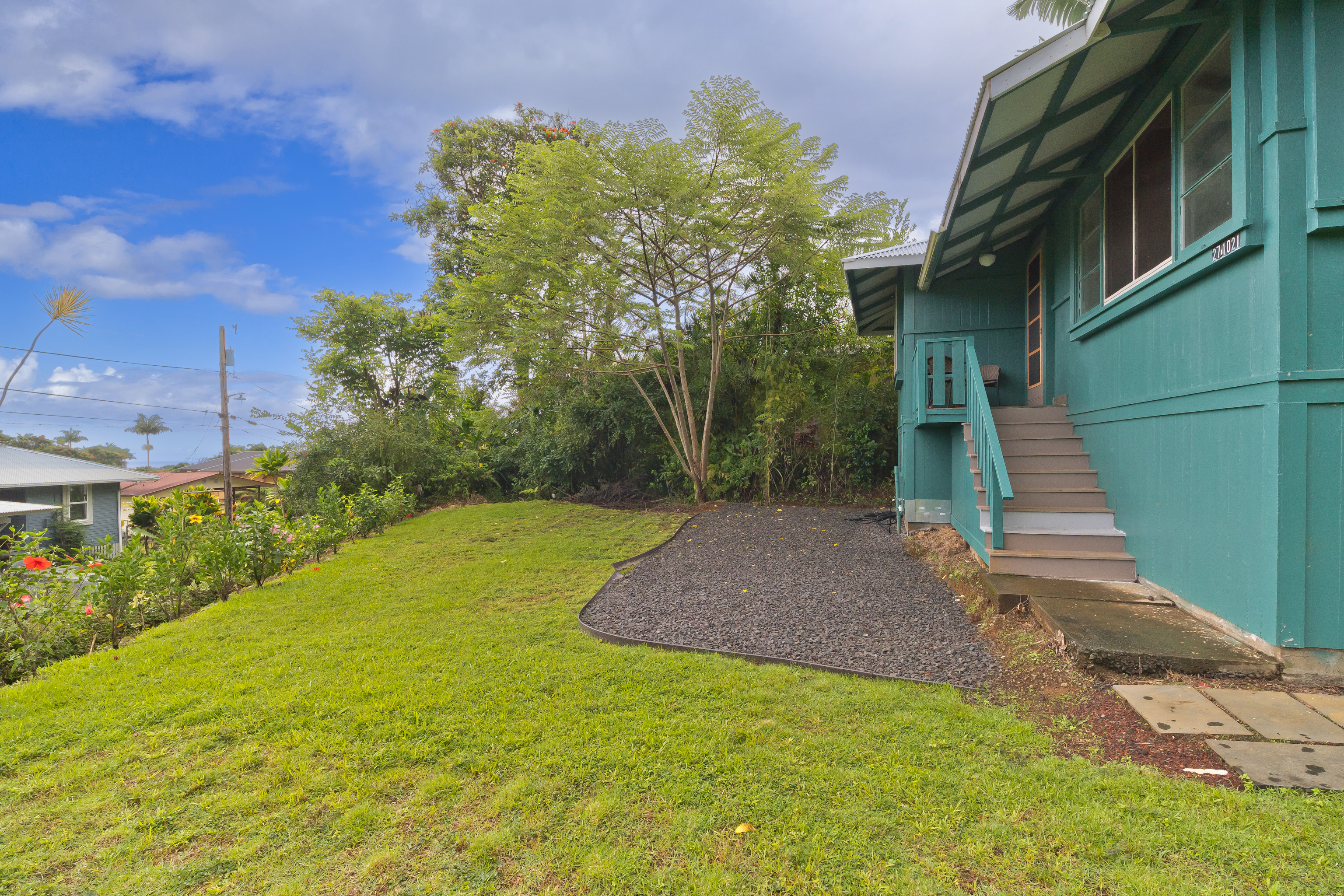 27-1021 OLD MAMALAHOA HIGHWAY