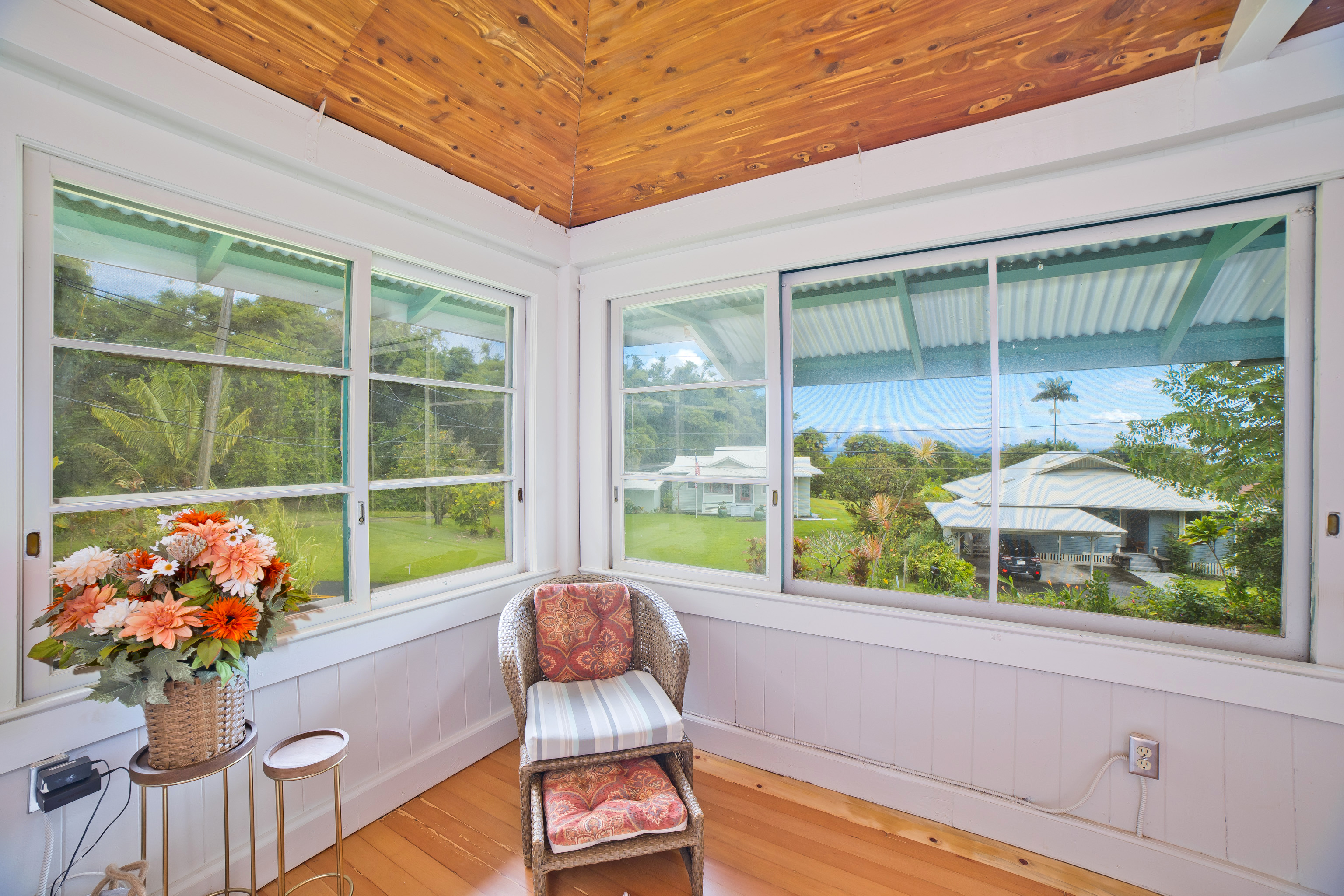 27-1021 OLD MAMALAHOA HIGHWAY