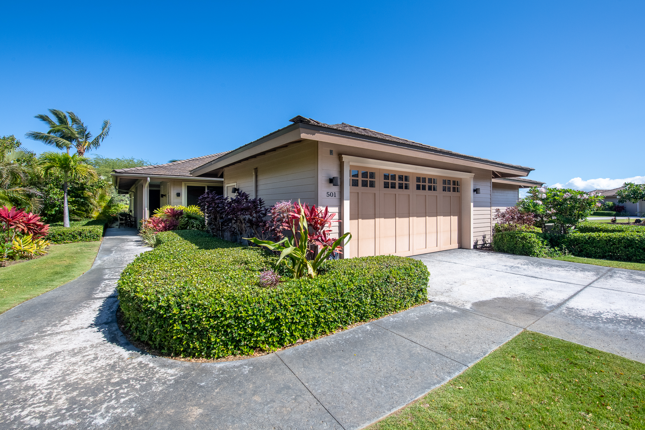 68-1122-N KANIKU DR 501591